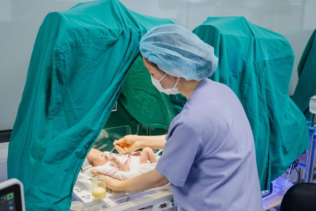 hiến tặng sữa mẹ ngân hàng sữa mẹ bệnh viên đa khoa hồng ngọc